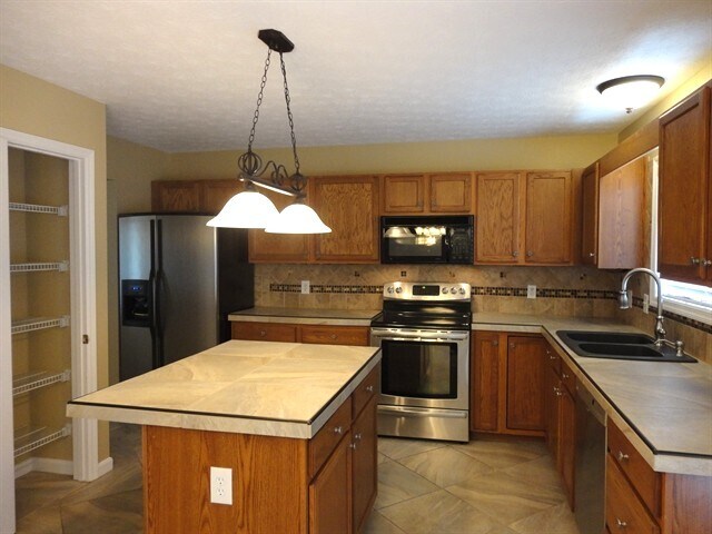 Building Photo - 1472 Blake Ct