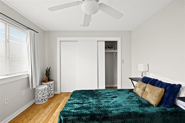 Building Photo - 2200 Dickson Dr