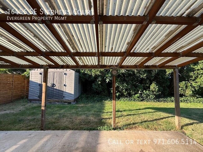 Building Photo - 16456 SE Stephens Ct