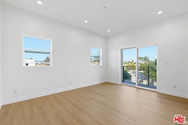 Building Photo - 2837 Redondo Blvd