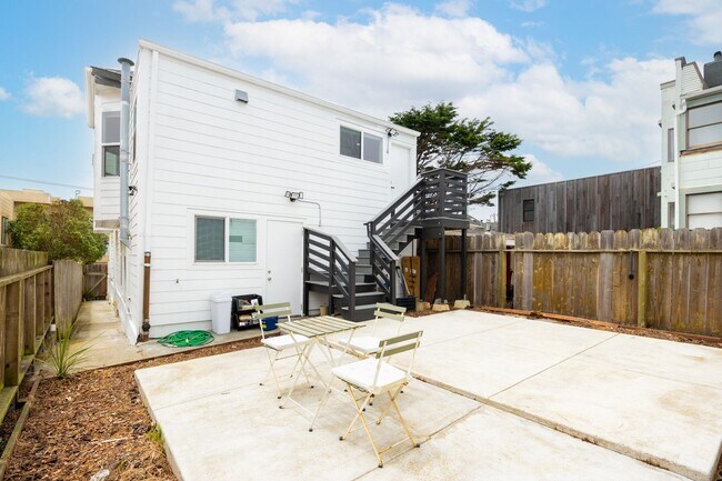 Building Photo - 1386-1388 47th Avenue (1355r)