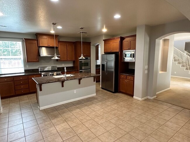 Building Photo - Spacious 4 Bed, 3 Bath House in Mountain House, CA