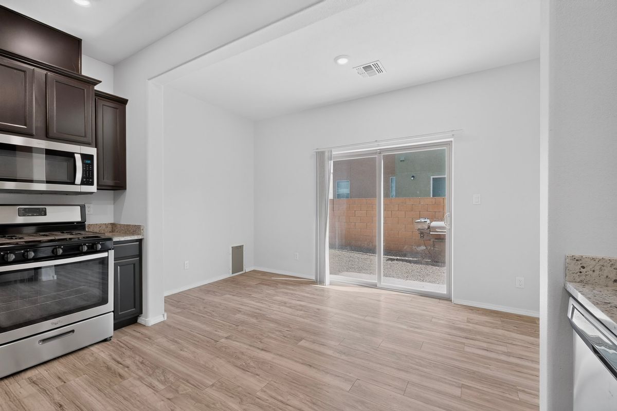 Building Photo - 1504 Gulfstream Dr SE