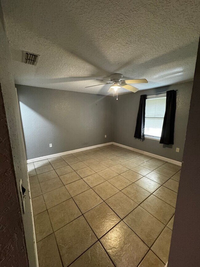 Building Photo - 8390 SW 101st Place Rd