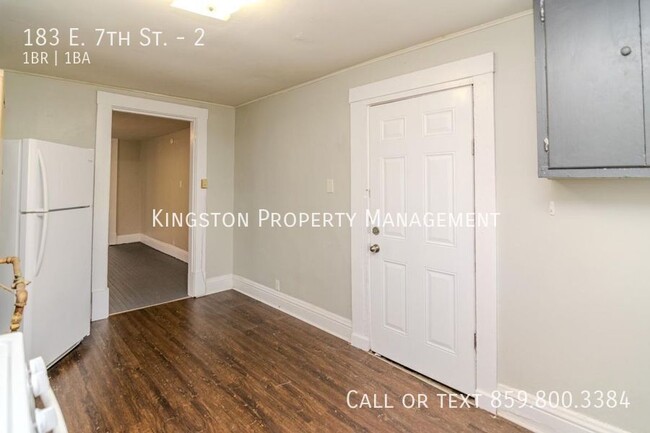 Building Photo - Adorable 1 bedroom Now Available !!! 1/2 o...