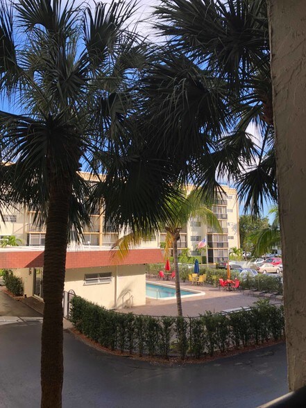 Primary Photo - 220 SW 10th Ave