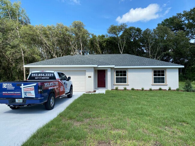 Primary Photo - Desirable SW Ocala Neighborhood 3/2/2 **Wo...