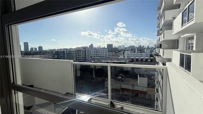 Building Photo - 100 Lincoln Rd