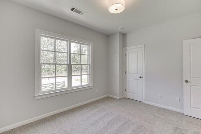 Building Photo - 5580 Suwanee Dam Rd