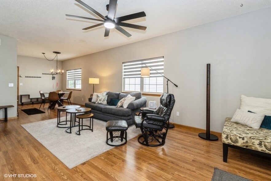Living Room - 2762 Irving Ave