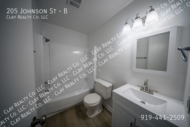 Building Photo - 205 Johnson St