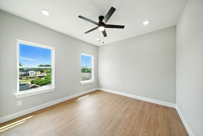 Building Photo - 8307 Double