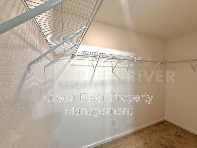 Building Photo - 8704 Lake George Cir W