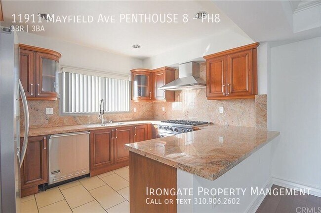 Building Photo - 11911 Mayfield Ave