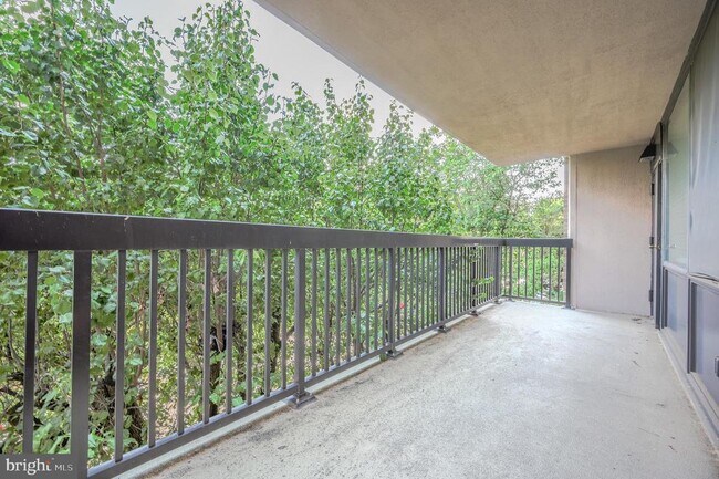 Building Photo - 3713 S George Mason Dr
