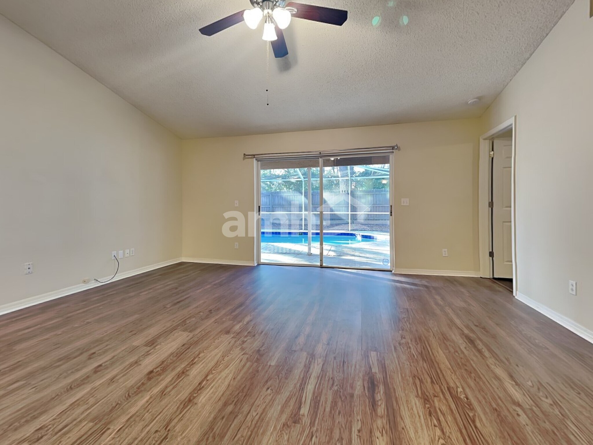 Building Photo - 17758 Oak Bridge St