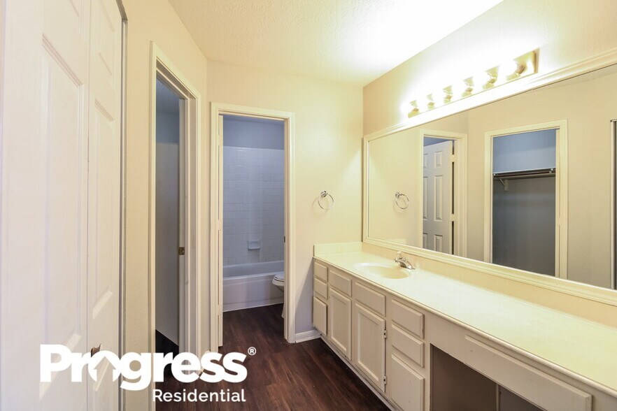 Building Photo - 17938 Great Glen Dr