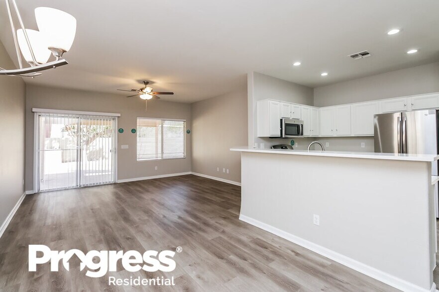 Building Photo - 763 N Surfside Dr