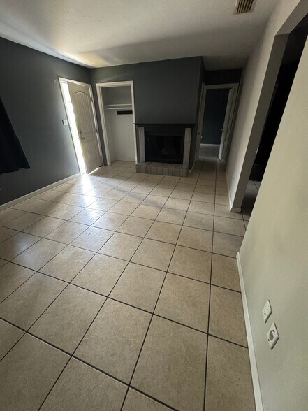 Building Photo - 1924 Nekoma Ct