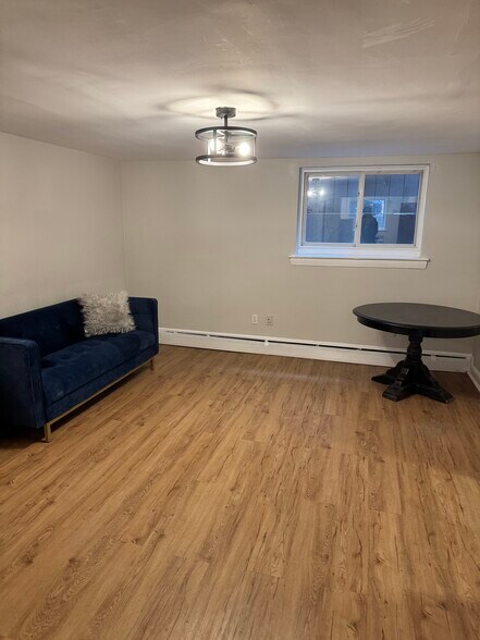 Building Photo - 63 Selkirk Rd