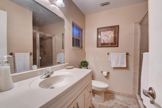 Building Photo - 14425 Amapola Way