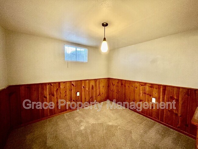 Building Photo - 2141 E 119th Pl