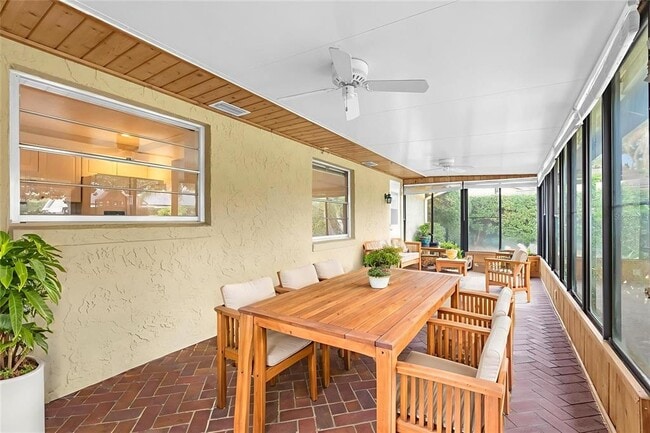 Building Photo - 6419 Hidden Dale Ave