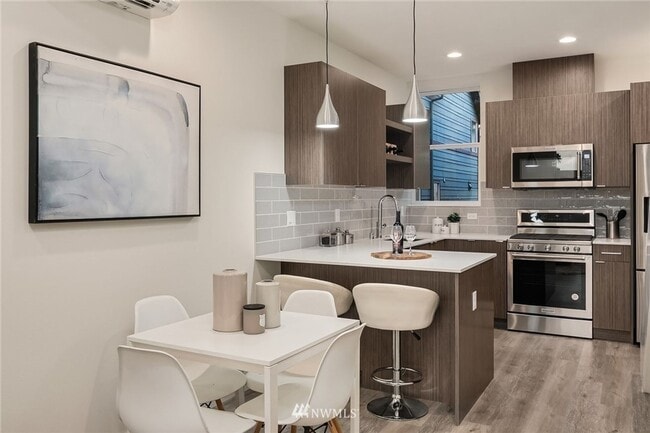 Building Photo - $500 off 1st month! Stunning Lake City Tow...