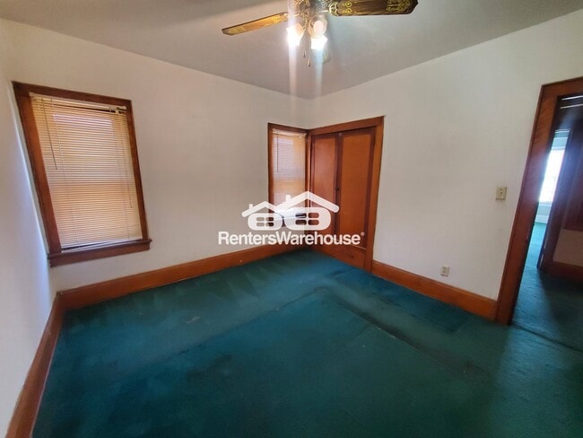 Building Photo - 2730 N 48th St