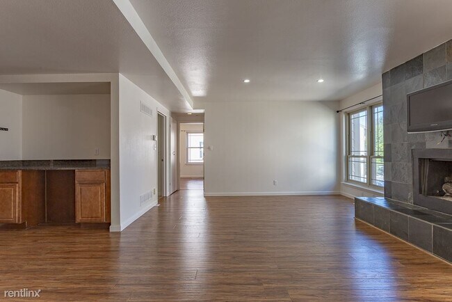 Building Photo - 2 br, 2 bath Condo - 701 North Harlan Stre...