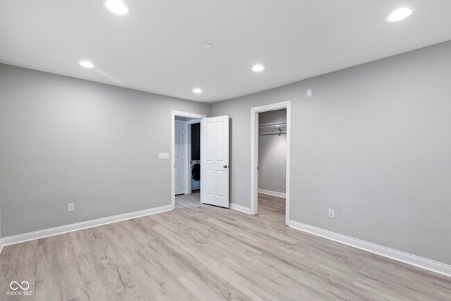 Building Photo - 12922 Ives Way