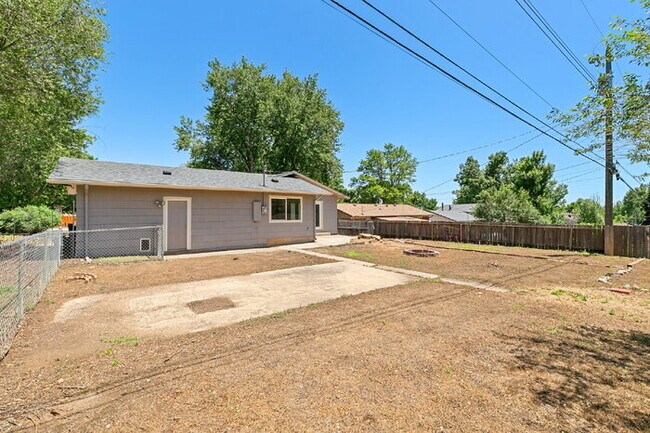 Building Photo - Central Location | 15 Min to Peterson, 20 ...