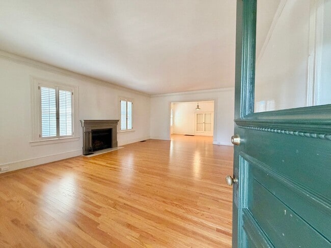 Building Photo - 3 Bedrooms, 2 Bathrooms Saint Helena Charm with Modern Conveniences