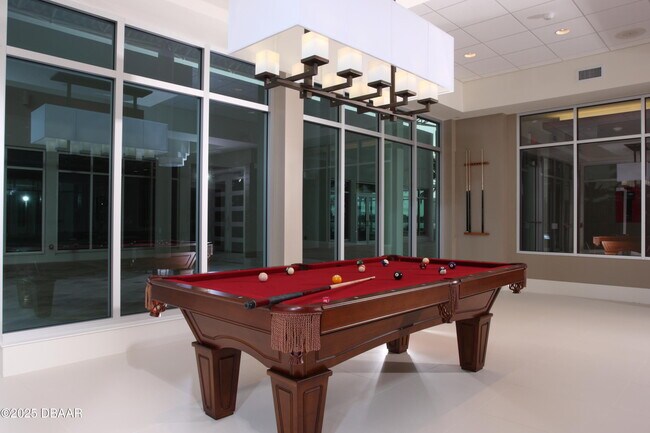 Building Photo - 231 Riverside Dr