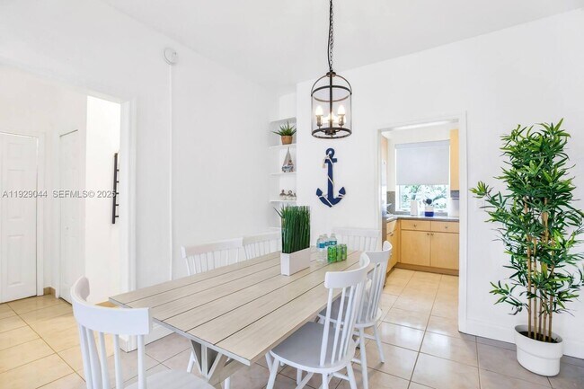 Primary Photo - 301 86th St