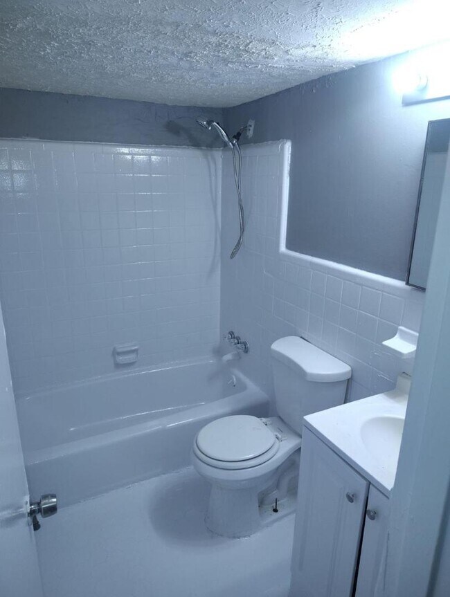 Building Photo - 609 Allen Dr