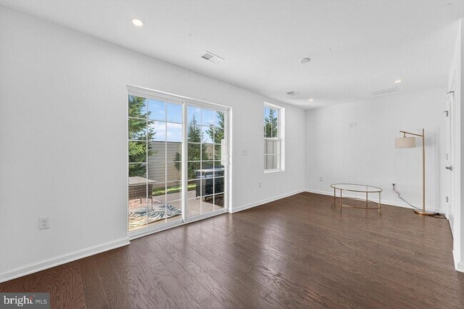 Building Photo - 208 Prestige Rd