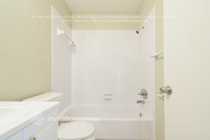 Building Photo - 1330 Coolmont Dr
