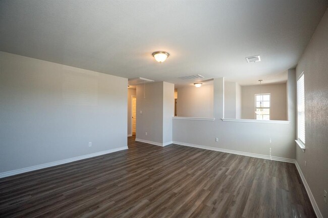 Building Photo - 252 Syrah Ct