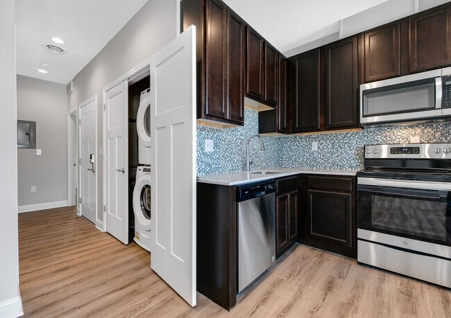 Building Photo - Reserves on Washington Park