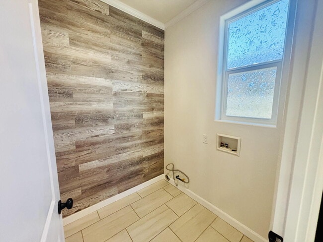 Building Photo - Gorgeous 3 bd, 4 ba Townhome in 55+ Community