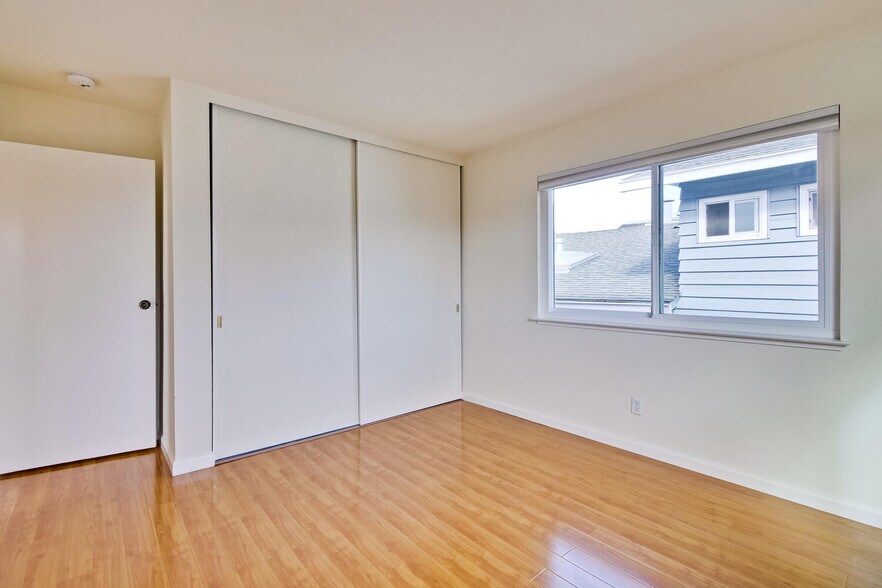 Building Photo - 255 Shearwater Is