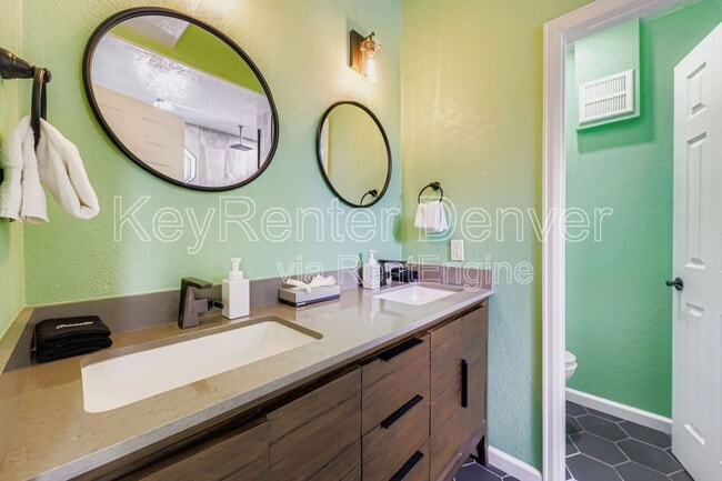 Building Photo - 12295 Crabapple St