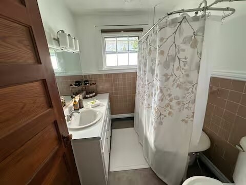 Building Photo - 608 Ackerman Ave