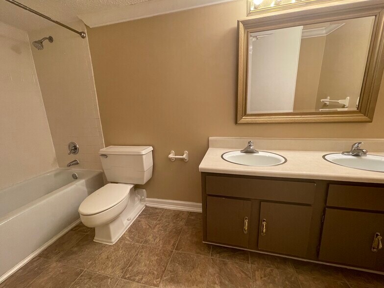 Bathroom 2 - 493 Canberra Dr