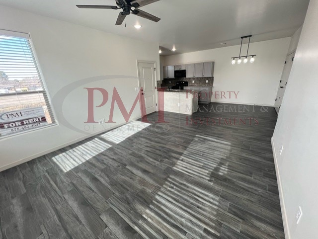 Building Photo - 5491 Ledesma Dr