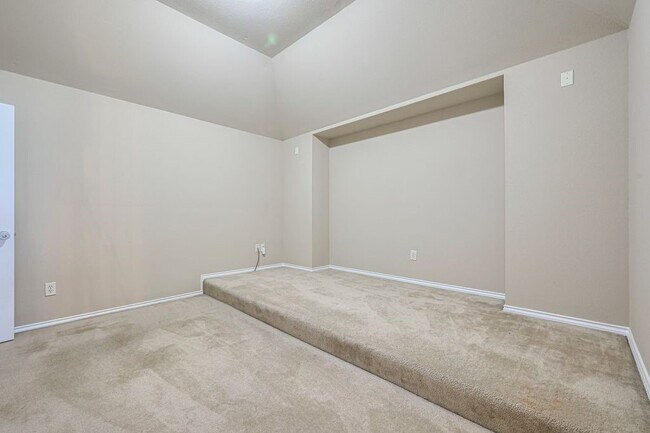 Building Photo - 2206 Grand Shore Ct