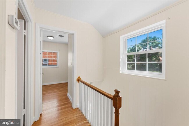 Building Photo - 9 N Greenbrier St