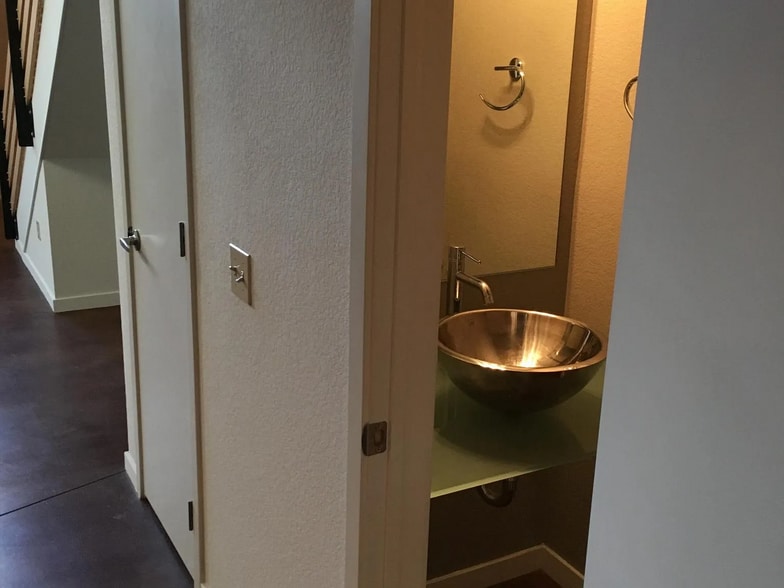 Building Photo - 3033 Blake St