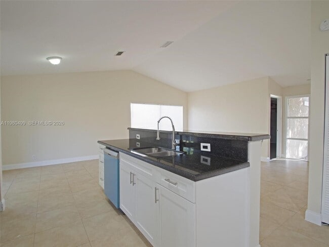 Building Photo - 7525 SW 7th Pl